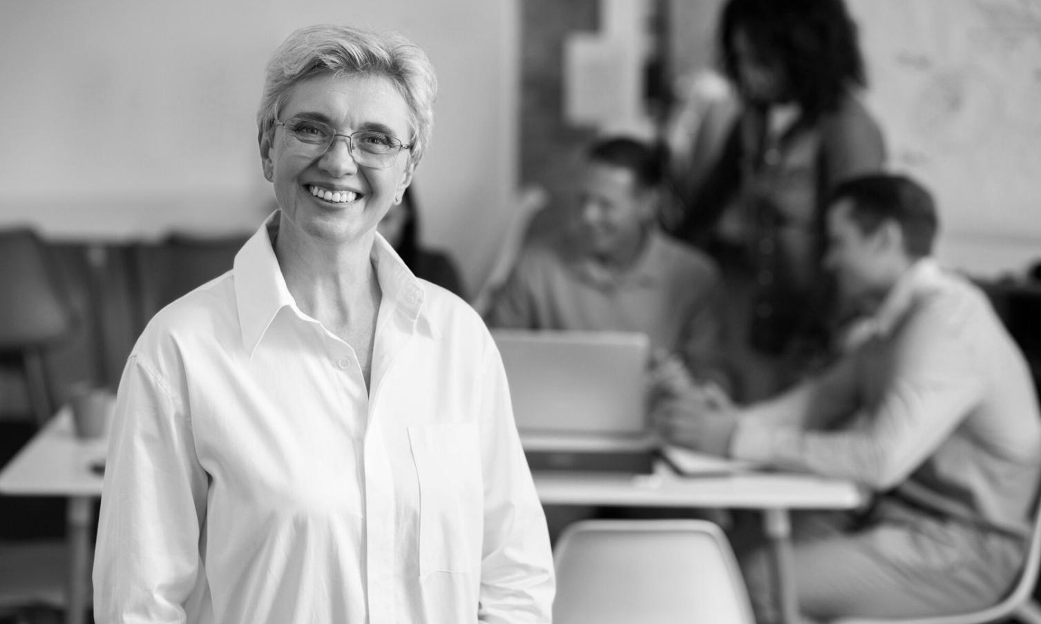 Équipe aurielnova travaillant sur des stratégies budget